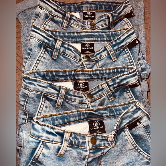 Volcom baby jeans bundle of 4. Never used.no tags.size 24 months old baby. - Picture 7 of 11